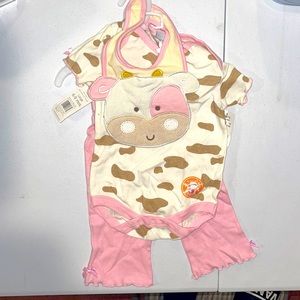 Girls-3 PC set short  sleeve body suit with pants and bib